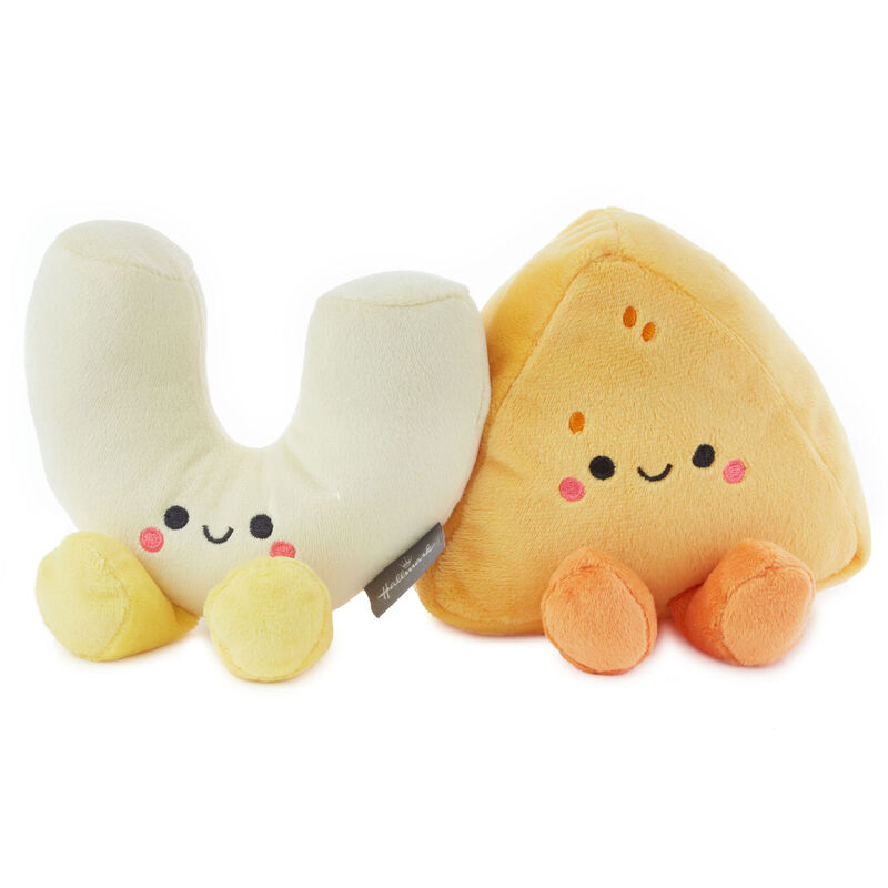 Better-Together-Mac-and-Cheese-Magnetic-Plush_1KID1605_01