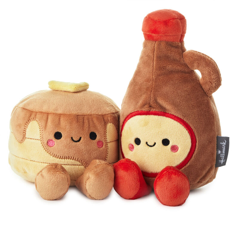 Better-Together-Pancakes-and-Syrup-Magnetic-Plush_1KID1606_01