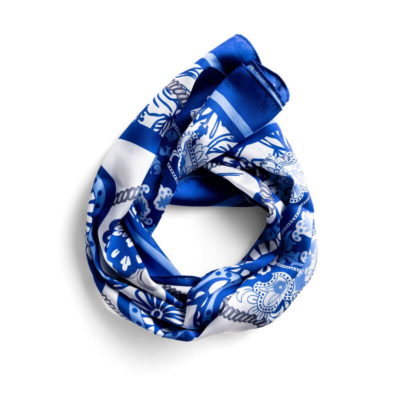 Blue-and-White-Floral-Fashion-Scarf_1MHG1059_01