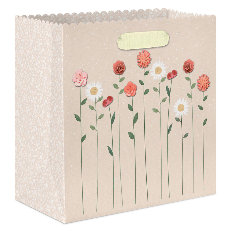 Dimensional-Paper-Flowers-on-Beige-Medium-Gift-Bag_3EGB7955_01