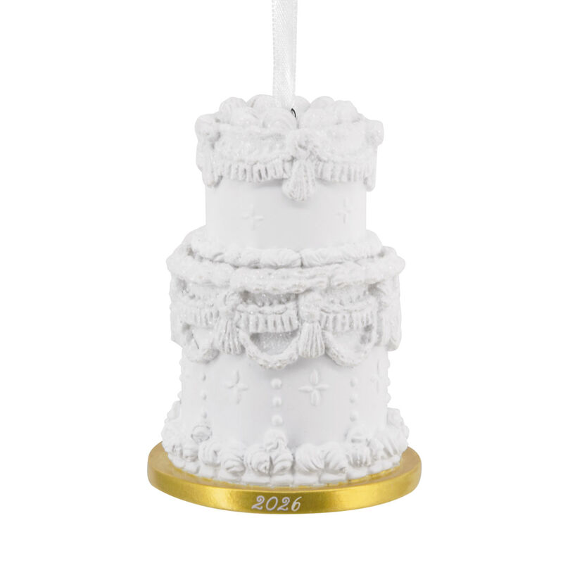 Fancy-White-Wedding-Cake-2026-Christmas-Ornament_1HGO3769_01