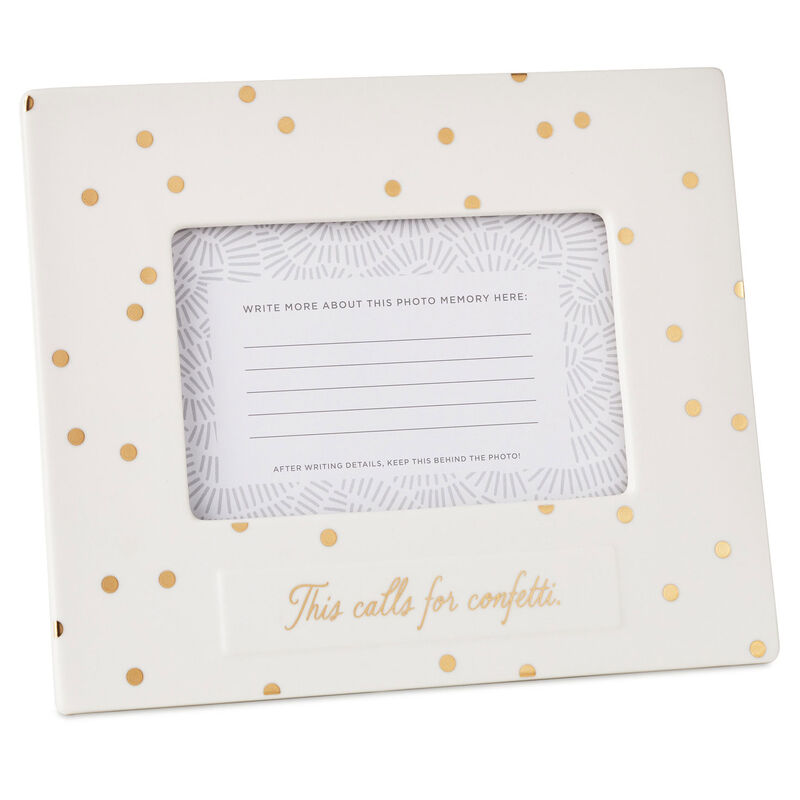 Gold-Foil-Polka-Dots-on-Cream-4x6-Picture-Frame_1CAP1327_01