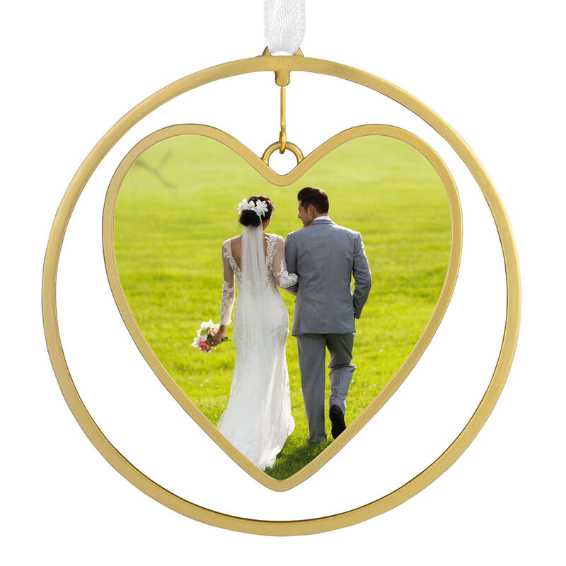 Gold-Heart-in-Ring-Personalized-Photo-Ornament_1QHE2154B2_01