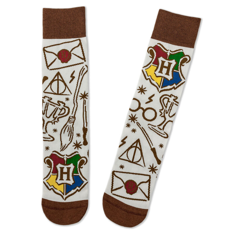Harry-Potter-Collage-of-Icons-Novelty-Crew-Socks_1WOW1079_01
