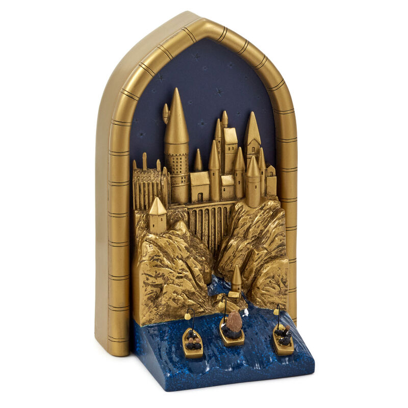 Harry-Potter-Hogwarts-Book-Nook-Decor-With-Light_1HPO1123_01