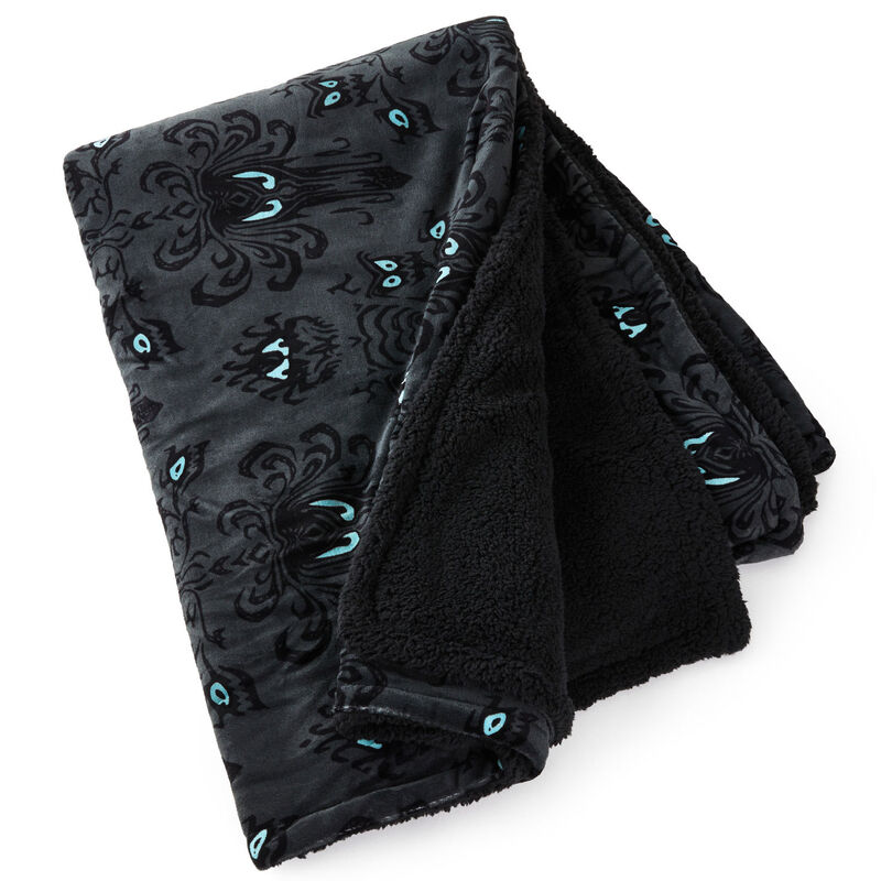 Haunted-Mansion-Wallpaper-Pattern-Fuzzy-Blanket_1HGN1280_01
