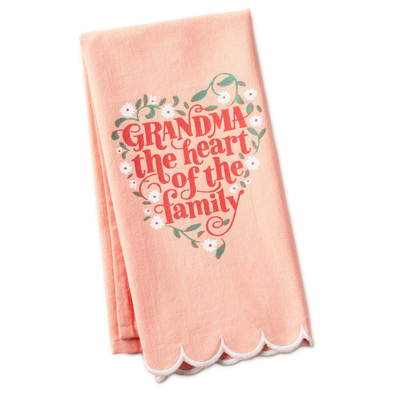 Heart-of-the-Home-Kitchen-Towel-for-Grandma_1SNN1203_01