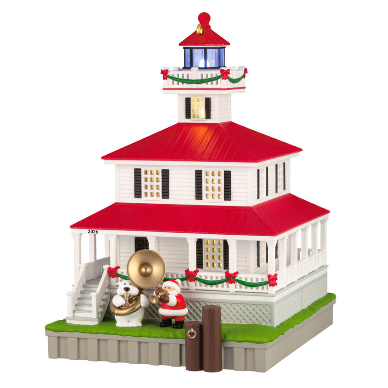 Holiday-Lighthouse-2026-Keepsake-Ornament_5QXR8363_01