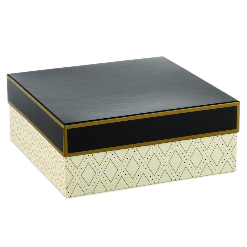 Large-Square-Gold-and-White-Gift-Box-With-Black-Lid_3EBC4911_01