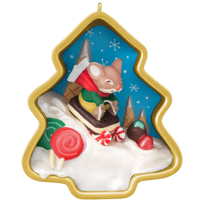 Mouse-Sledding-Cookie-Cutter-Keepsake-Ornament_5QXE3606_01