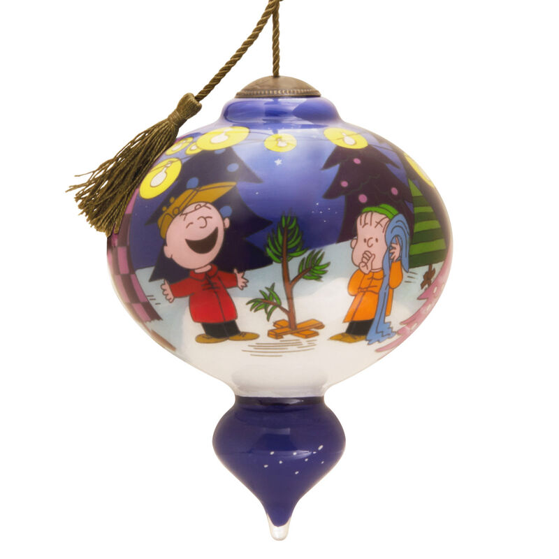NeQwa-Charlie-Brown-Christmas-Ornament_3HCM3809_01