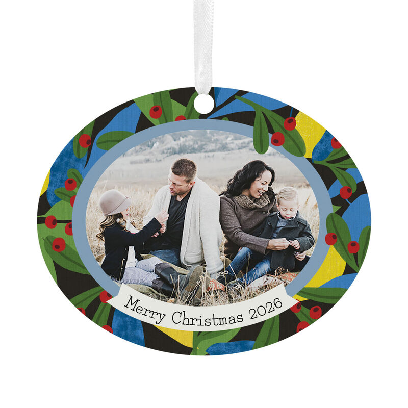 Oval-Holiday-Personalized-Ornament_1OFM1007B3_01