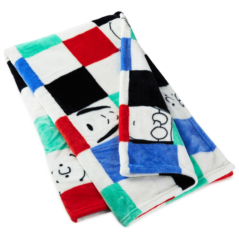 Peanuts-Gang-Faces-and-Colored-Squares-Blanket_1PAJ3534_01