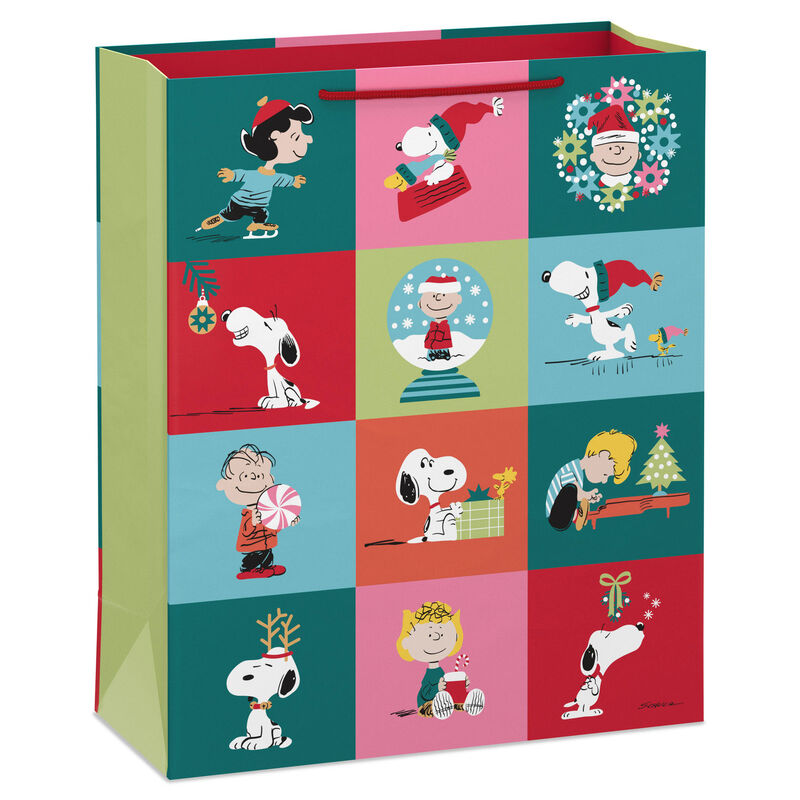 Peanuts-Gang-on-Grid-XL-Holiday-Gift-Bag_1XGB8662_01