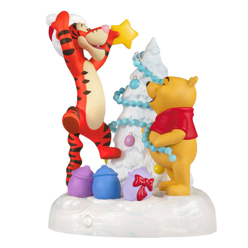 Pooh-and-Tigger-Decorating-Tree-Keepsake-Ornament_5QXD6786_01