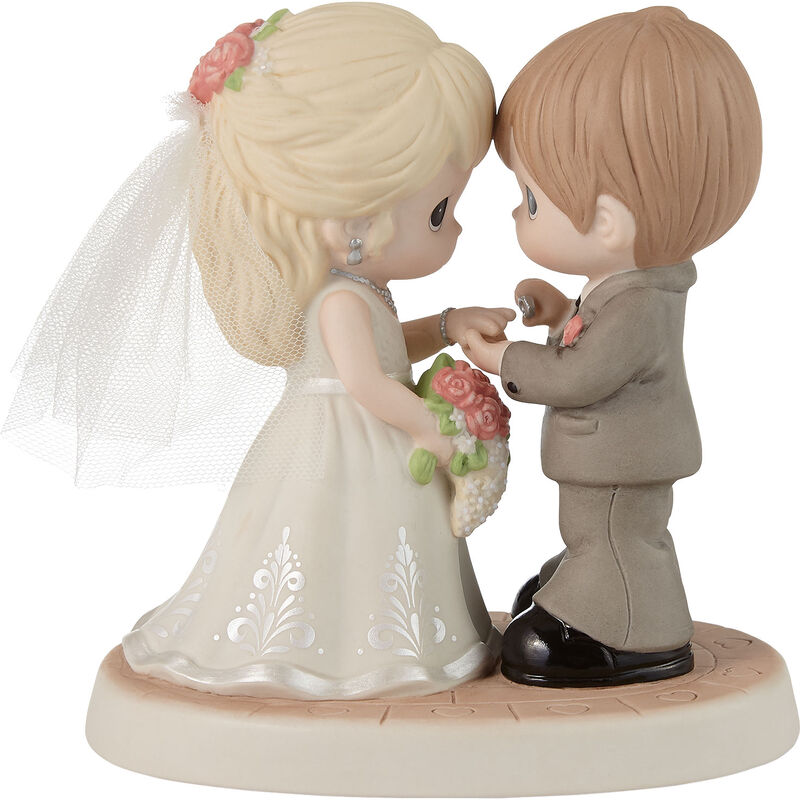 Precious-Moments-Bride-and-Groom-With-Rings-Figurine_222009_01
