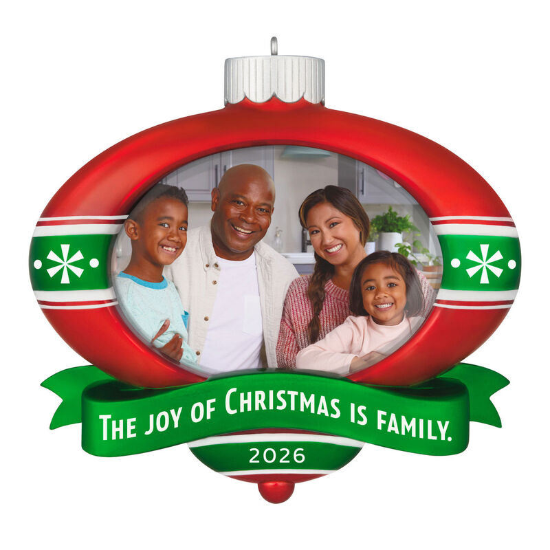 Red-Green-Ornament-Personalized-Photo-Ornament_3QHE3636B1_01