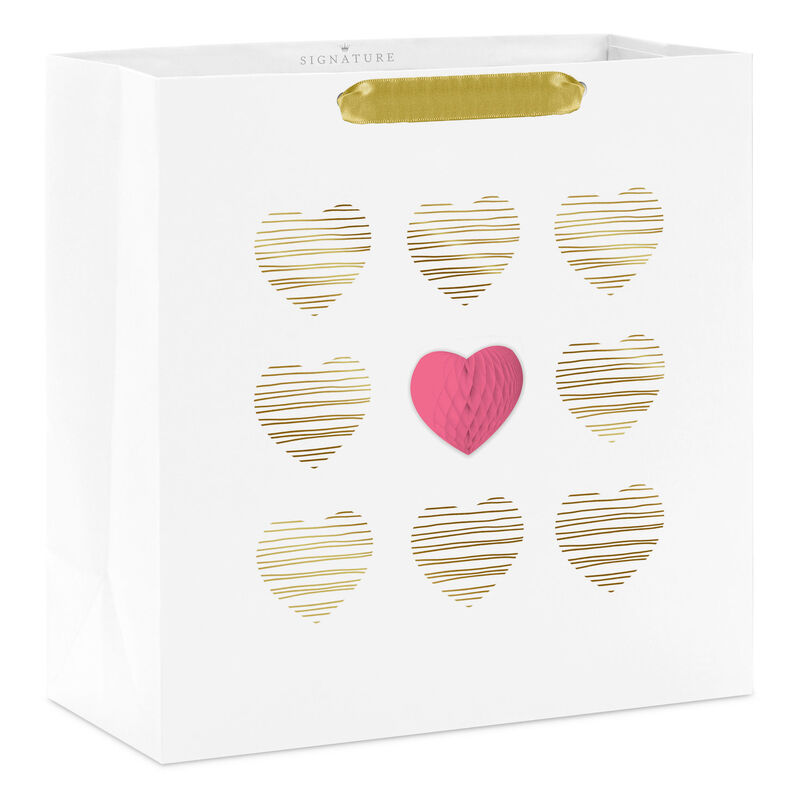 Red-Honeycomb-Heart-and-Gold-Line-Hearts-Gift-Bag_3EGB7925_01