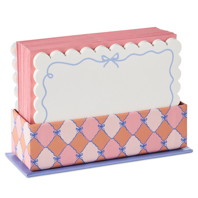 Scallops-and-Stripes-Flat-Note-Cards-in-Caddy_3CNT2125_01