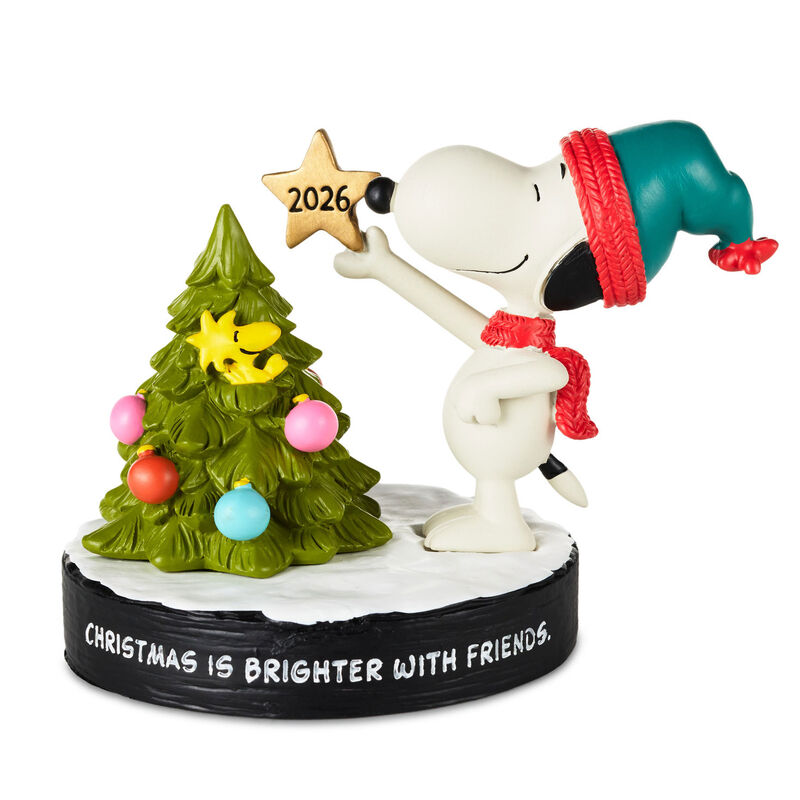Snoopy-Putting-Star-on-Tree-Figurine_1XKT9028_01