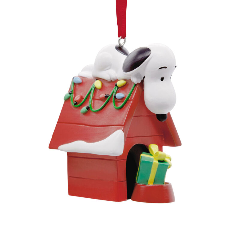 Snoopy-on-Doghouse-Christmas-Ornament_3HCM4262_01