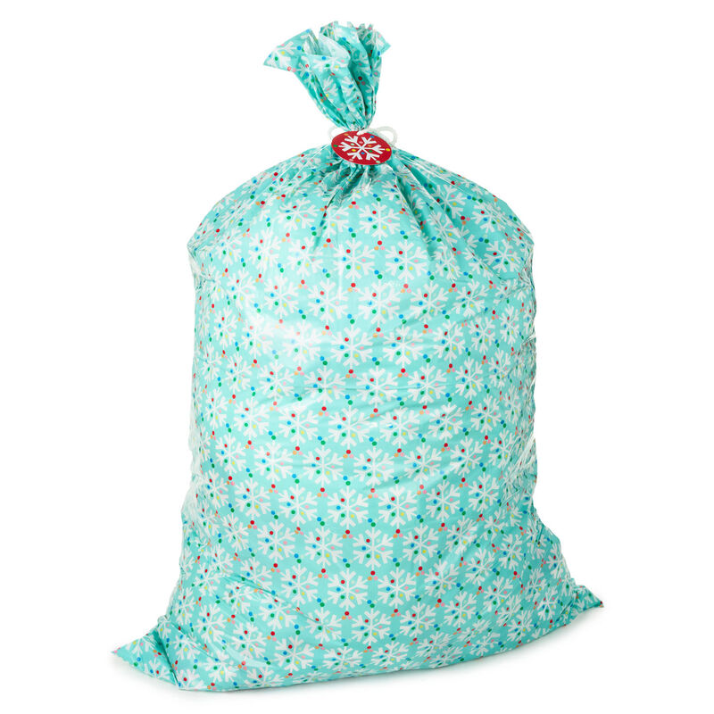 Snowflakes-on-Blue-Giant-Plastic-Holiday-Gift-Bag_1XGB8625_01