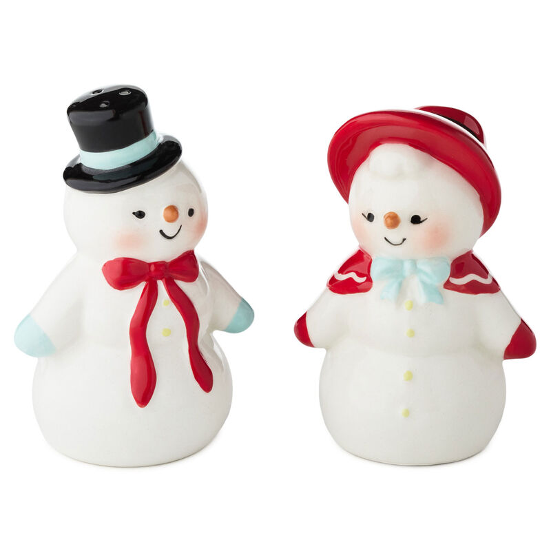 Snowman-and-Snow-Woman-Salt-and-Pepper-Shaker-Set_1XKT6036_01