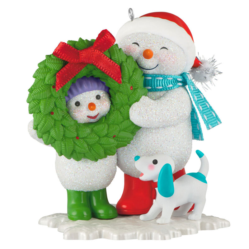 Snowmen-With-Wreath-and-Dog-Keepsake-Ornament_5QXR8052_01