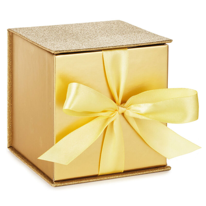 Solid-Gold-Small-Square-Gift-Box-with-Lid_5EBC4954_01