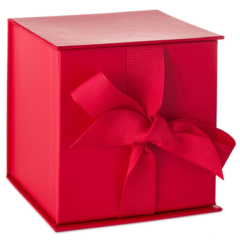 Solid-Red-Small-Square-Gift-Box_499EBC4888_01