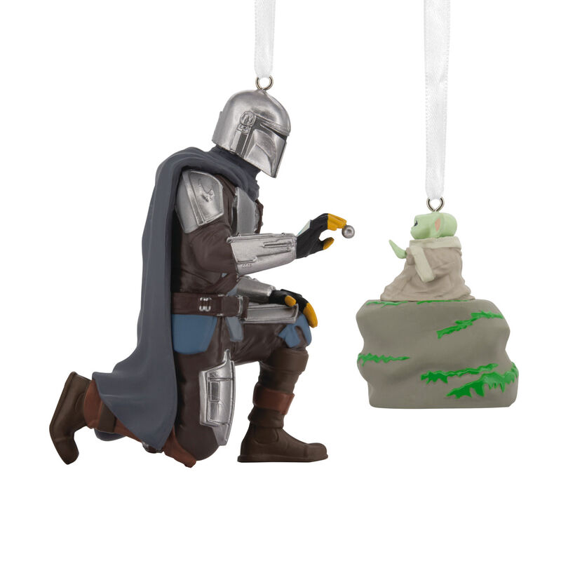 The-Mandalorian-and-Grogu-Christmas-Ornaments_3HCM4004_01