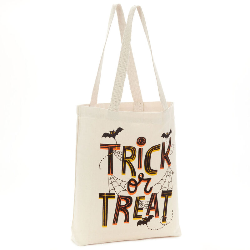 Trick-or-Treat-Canvas-Halloween-Tote-Bag_5HGB1885_01